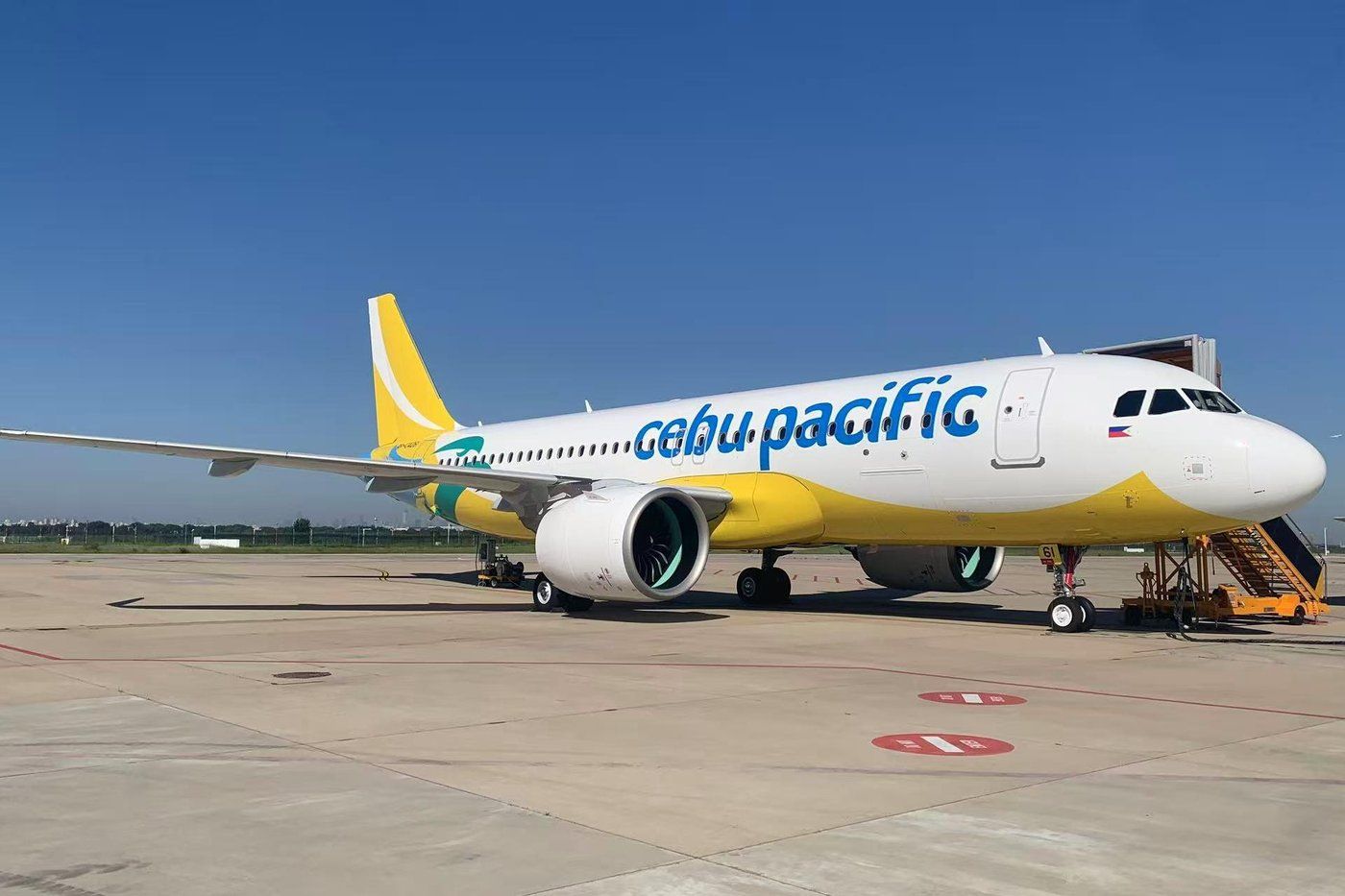Cebu Pacific gets new A320neo plane