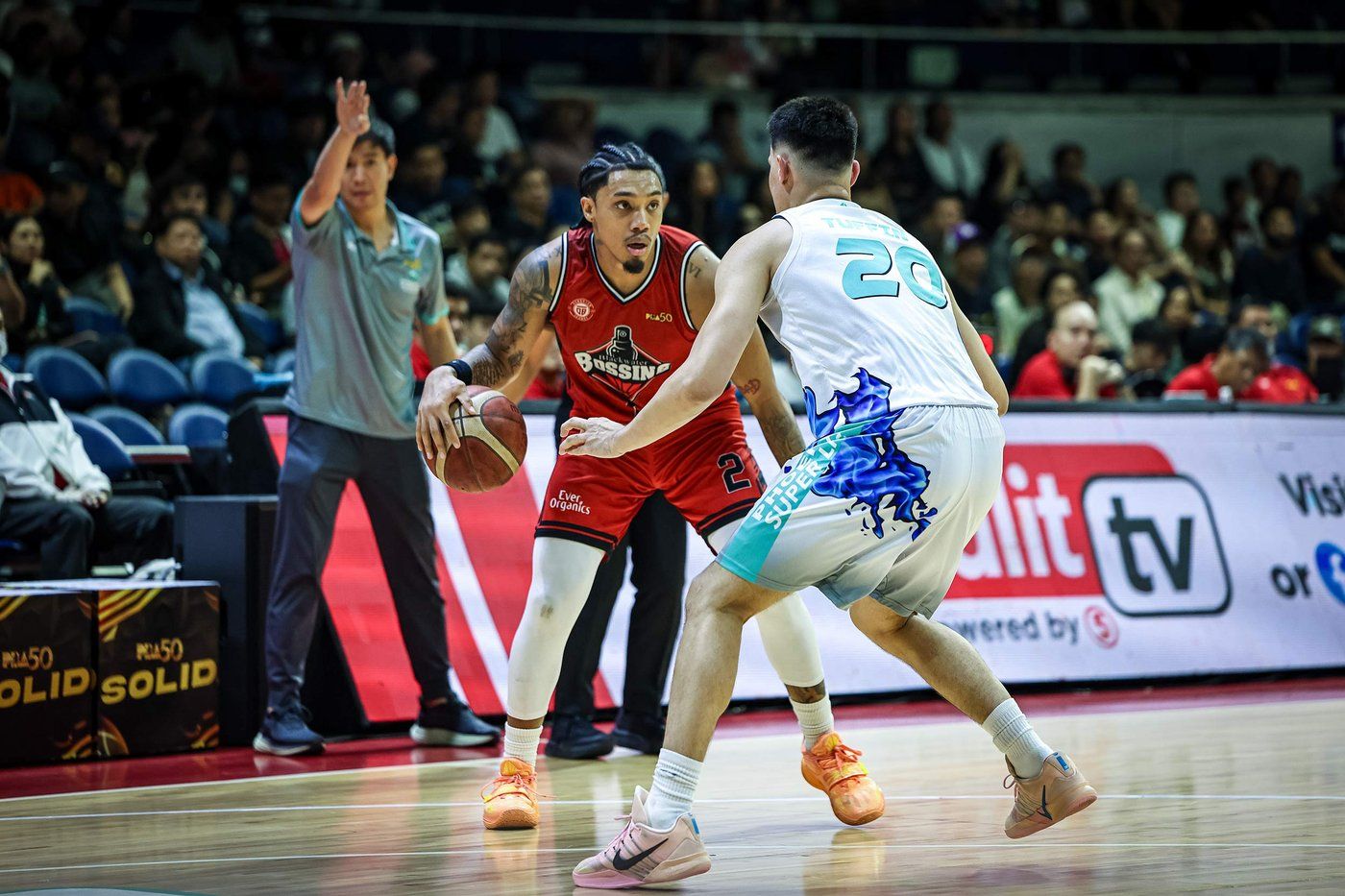 PBA: Blackwater pulls away from Phoenix, ends 3-game slide