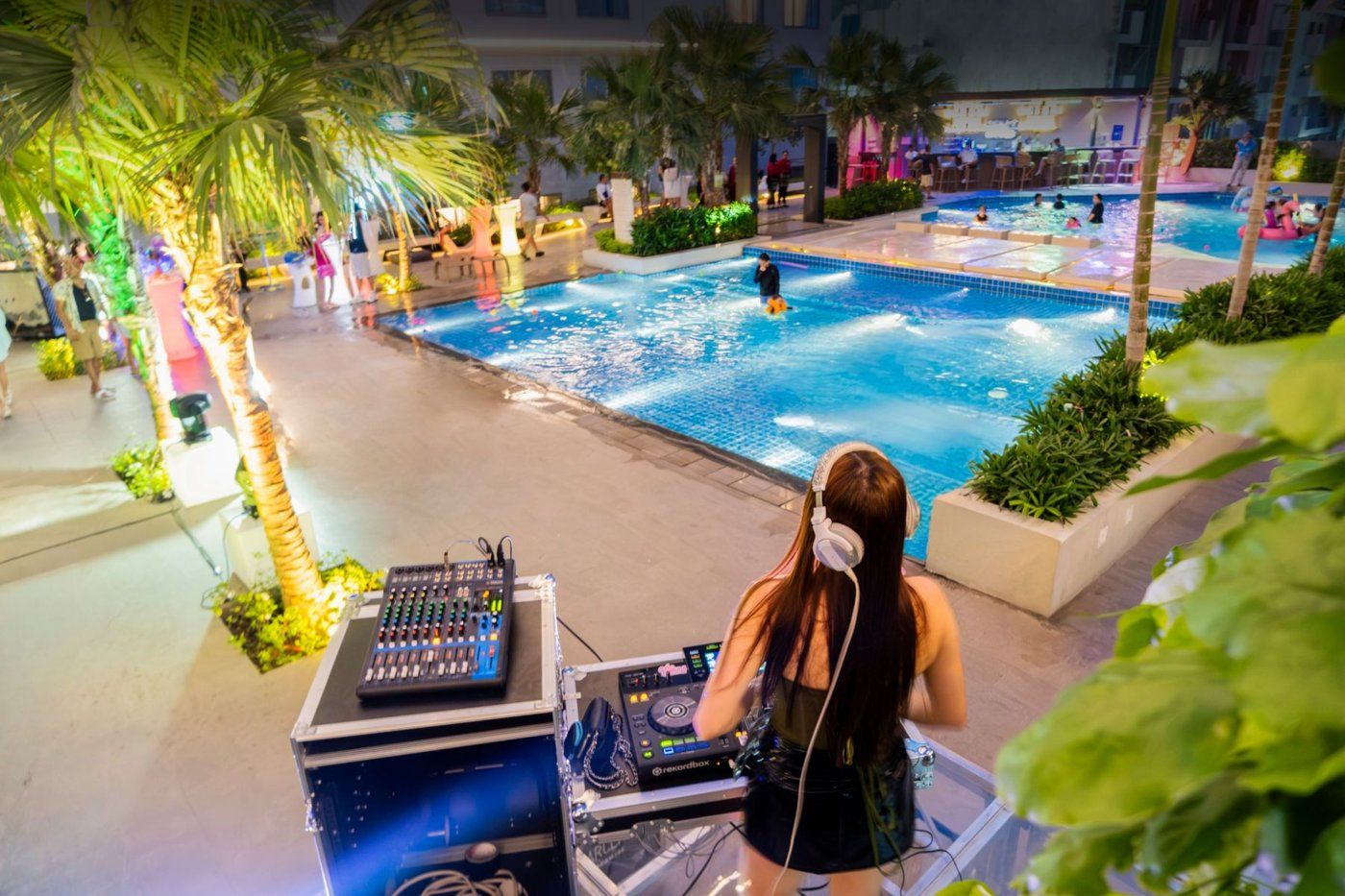 Grand Westside rolls out weekend grill nights, monthly poolside party