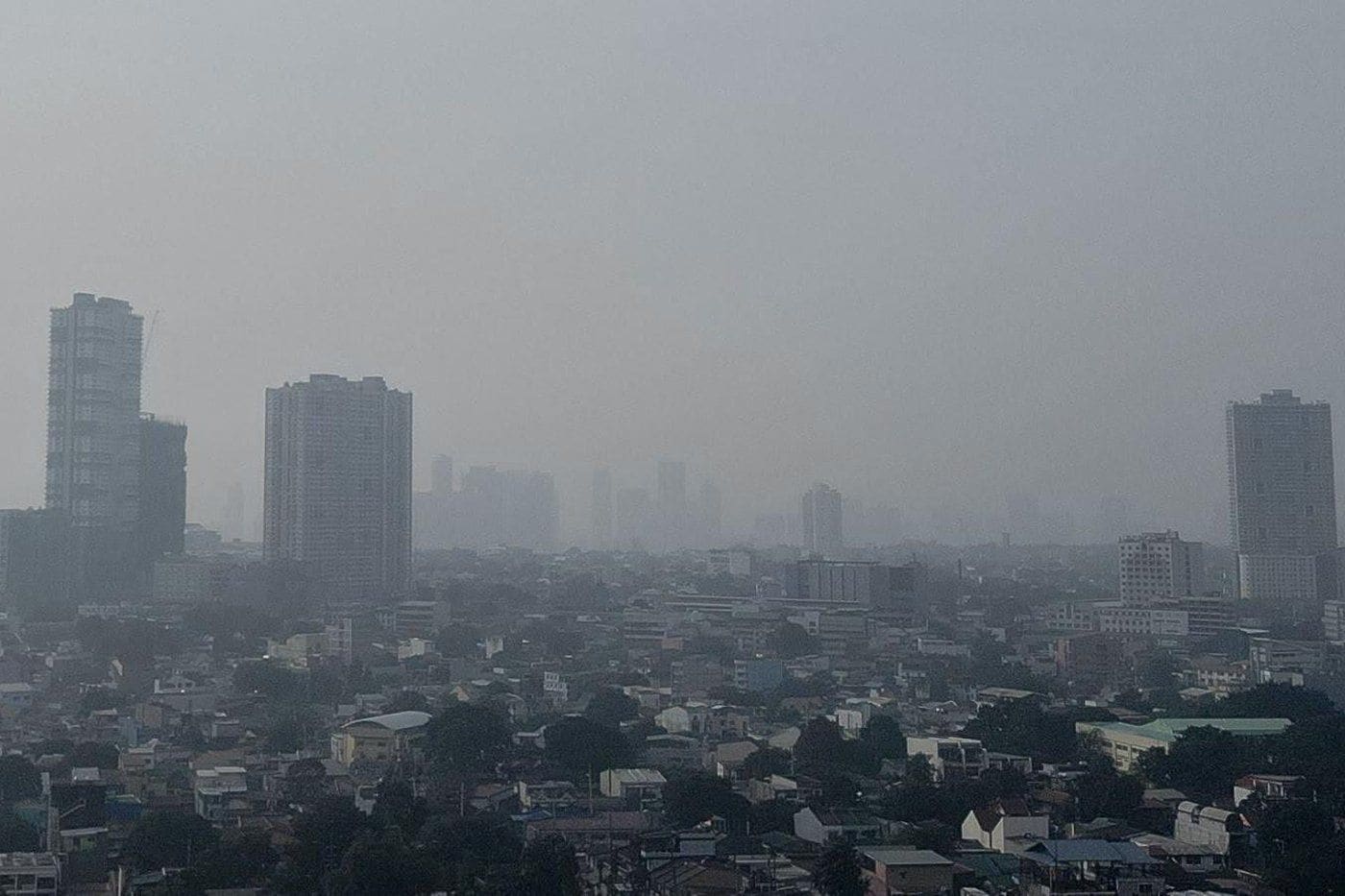 Public urged to stay indoors, mask up as haze persists in parts of PH